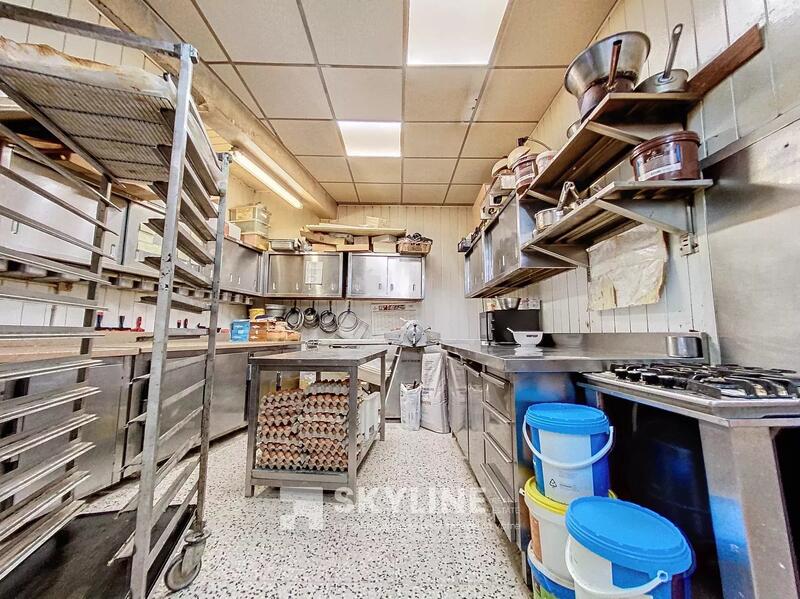 Fonds de commerce - Magasins - 153 m²