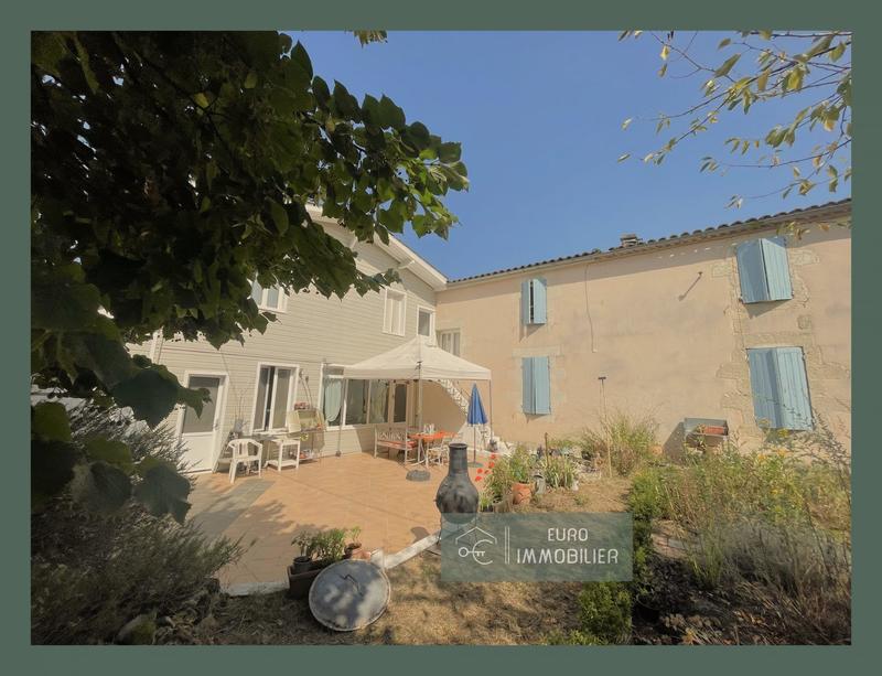 Maison - 278 m² - 10 pièces