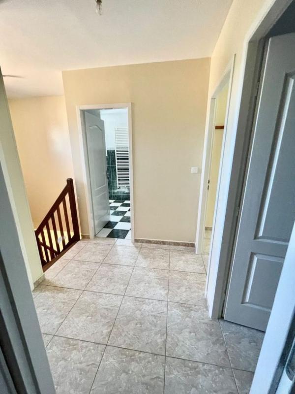 Maison - 140 m² - 5 pièces