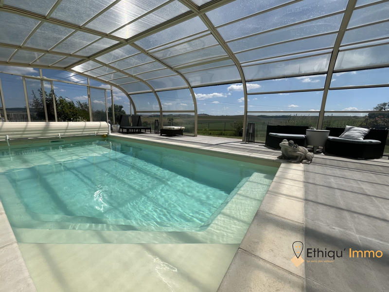 Maison - 316 m² - 8 pièces