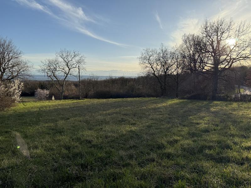 Terrain constructible - 1 902 m²