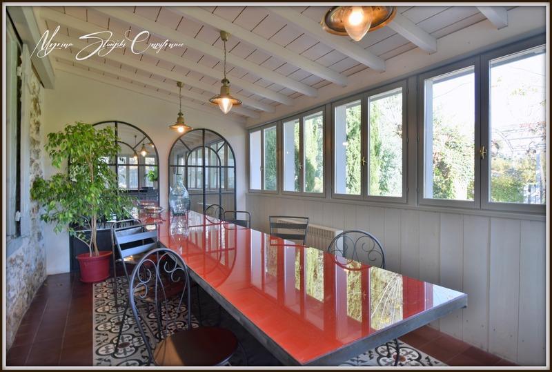 Maison de maîtres - 360 m² - 10 pièces