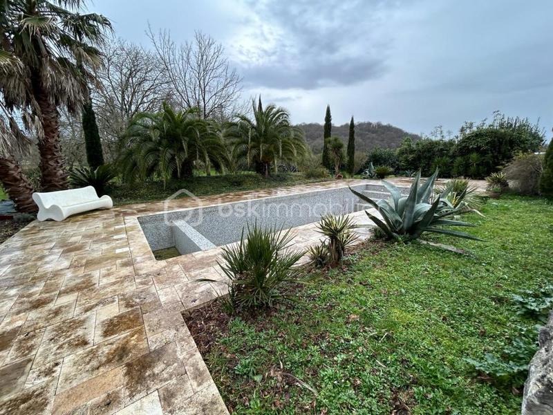 Maison de maîtres - 309 m² - 7 pièces