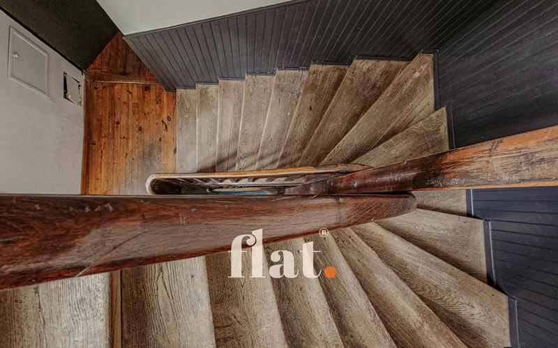 Loft - 130 m² - 5 pièces