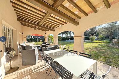 Maison - 251 m² - 5 pièces