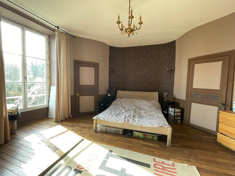 Maison - 230 m² - 8 pièces