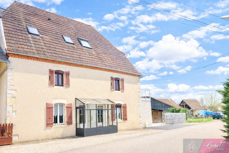 Maison - 253 m² - 10 pièces