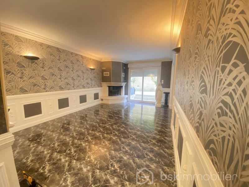 Maison traditionnelle - 180 m² - 5 pièces