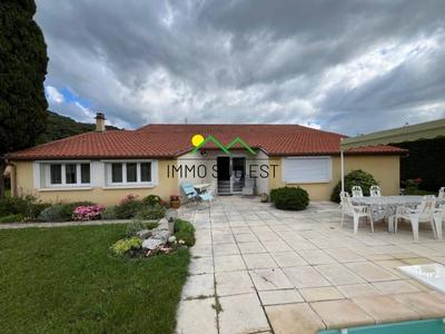 Maison - 161 m² - 7 pièces