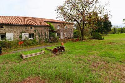 Maison - 250 m² - 9 pièces