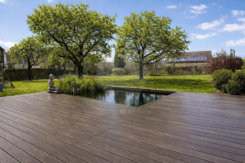 Propriété - 240 m² - 10 pièces