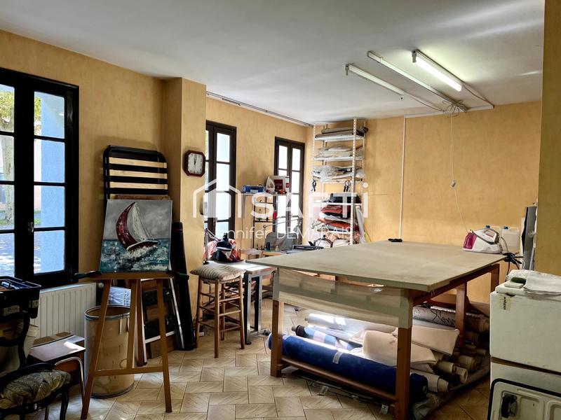 Maison - 276 m² - 10 pièces