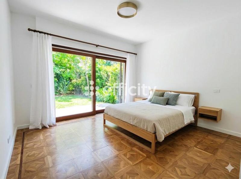 Maison - 262 m² - 10 pièces