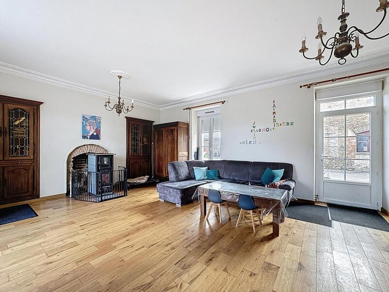 Maison - 226 m² - 8 pièces