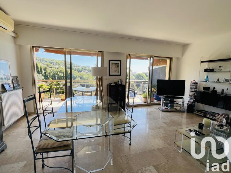 Appartement - 90 m² - 3 pièces