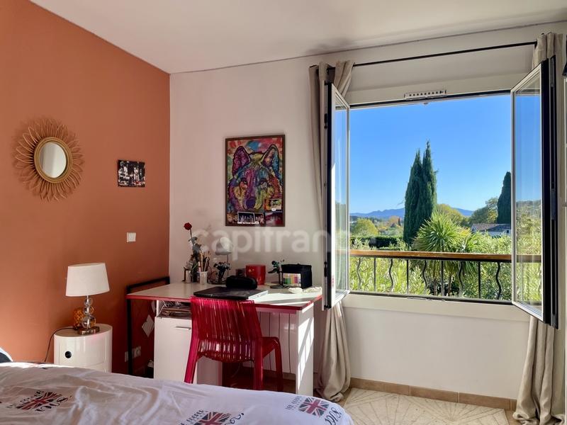 Maison - 180 m² - 6 pièces