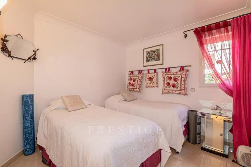 Appartement - 93 m² - 4 pièces