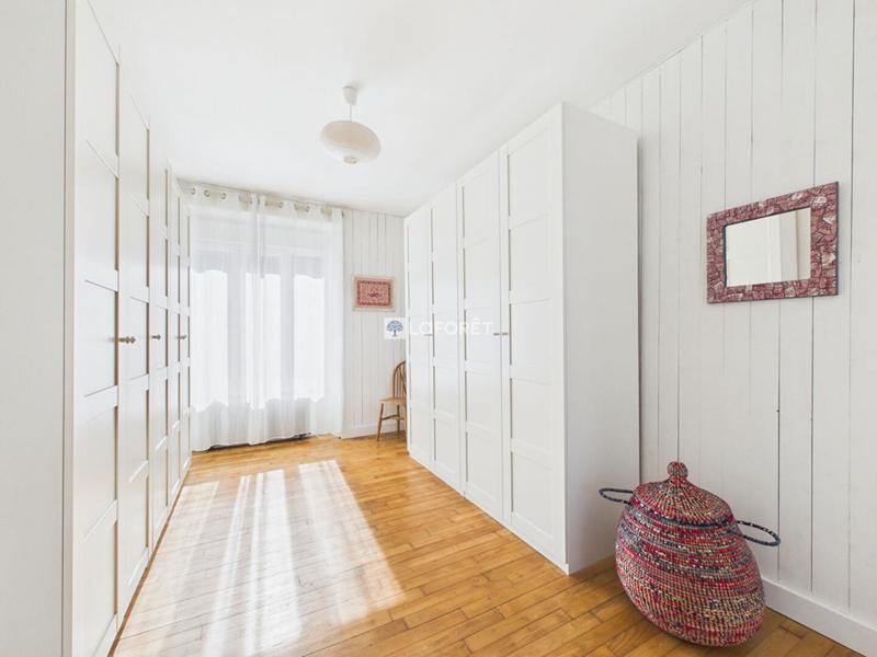 Maison - 205 m² - 8 pièces