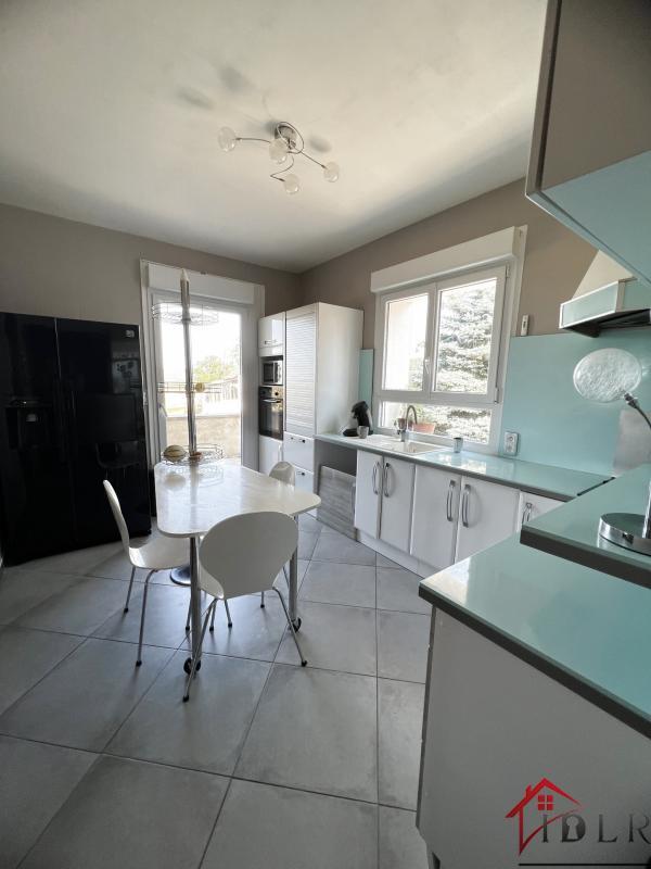 Propriété - 230 m² - 7 pièces