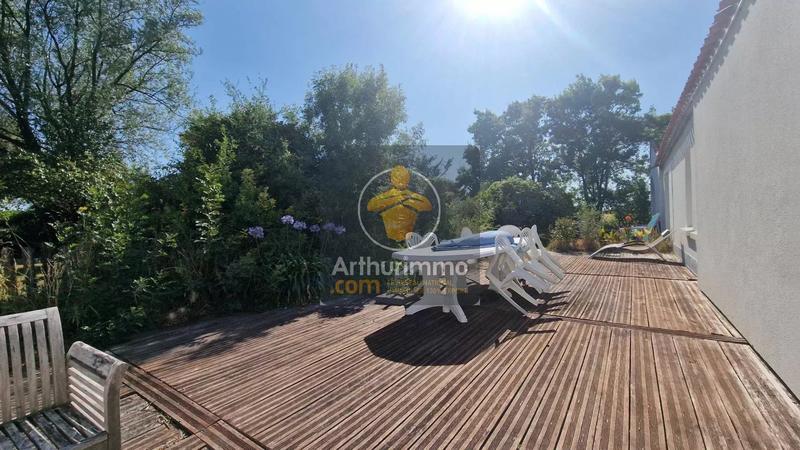 Maison - 245 m² - 8 pièces