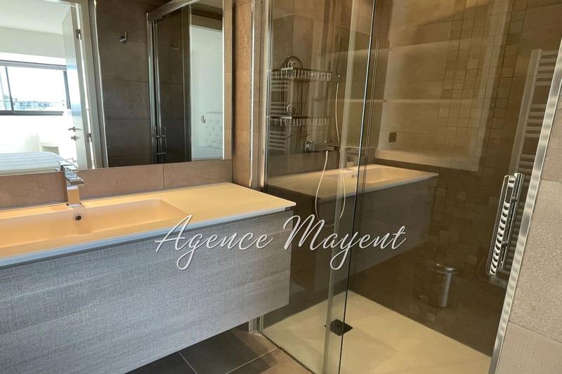 Appartement - 150 m² - 5 pièces