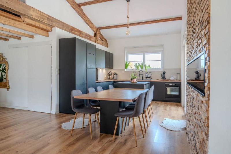 Maison - 210 m² - 5 pièces