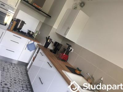 Chambre - 11 m² - 1 pièce