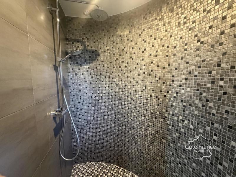 Demeure - 418 m² - 14 pièces