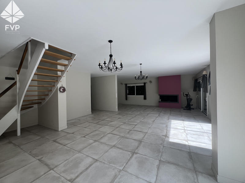 Maison de village - 316 m² - 11 pièces