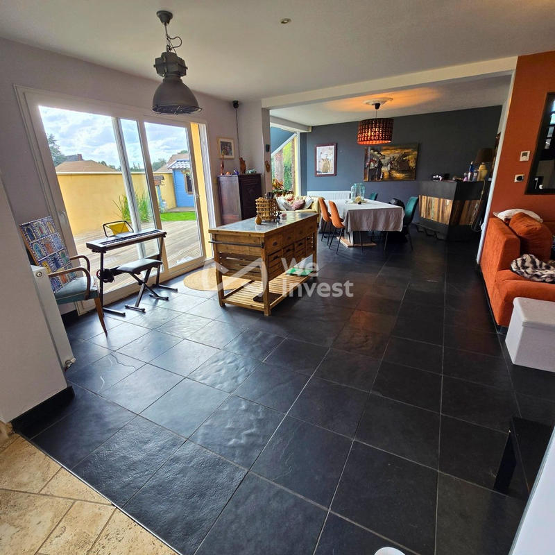 Maison - 200 m² - 8 pièces