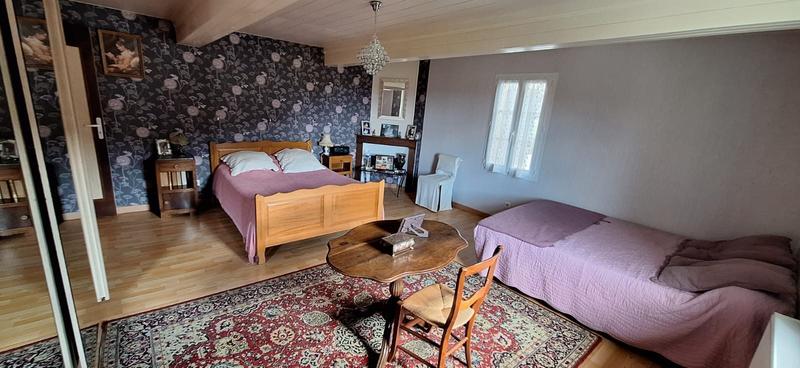 Maison - 198 m² - 7 pièces