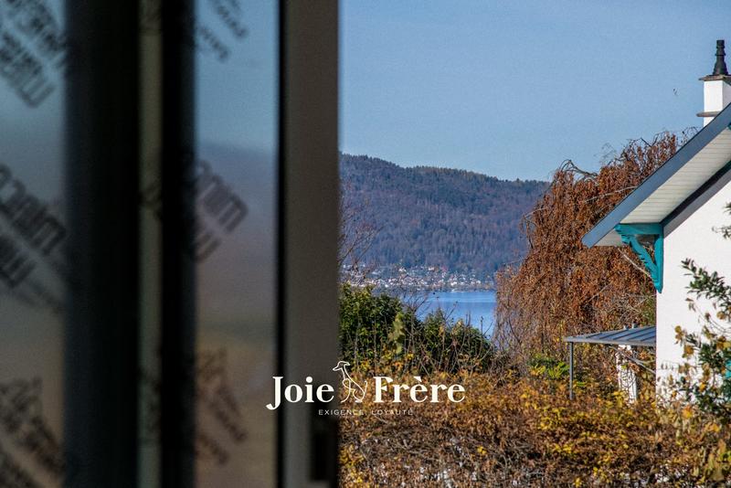 Maison contemporaine - 217 m² - 7 pièces