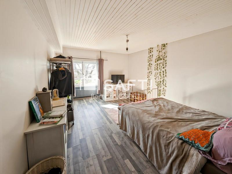 Maison - 255 m² - 9 pièces