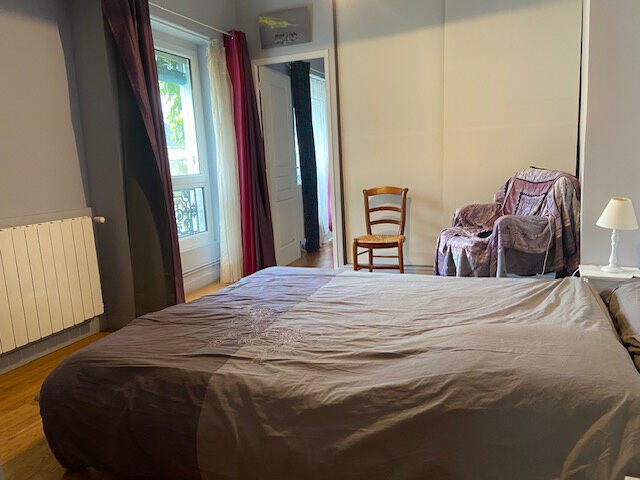 Maison - 227 m² - 11 pièces