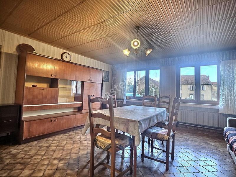 Maison - 208 m² - 8 pièces