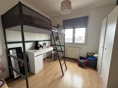 Appartement - 80 m² - 5 pièces