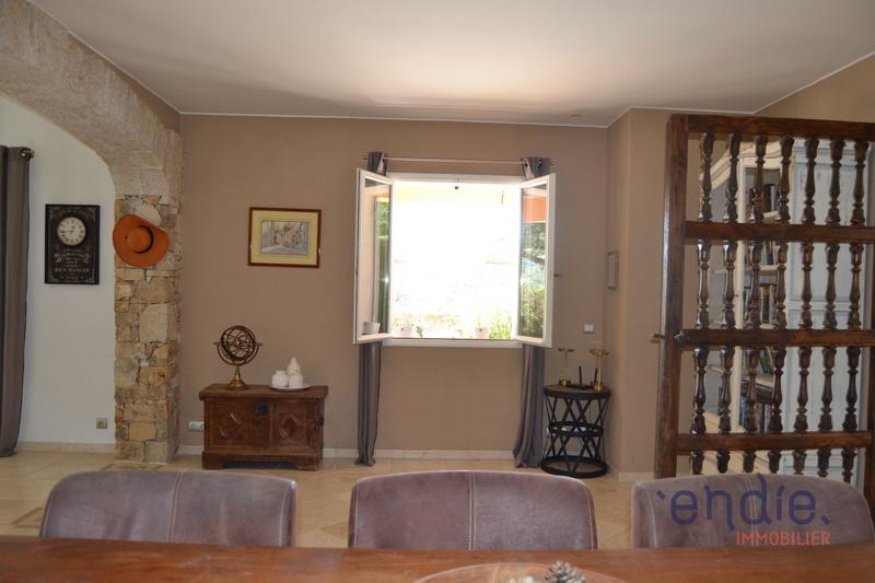 Maison - 250 m² - 8 pièces