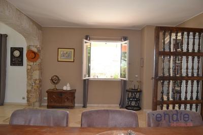 Maison - 250 m² - 8 pièces