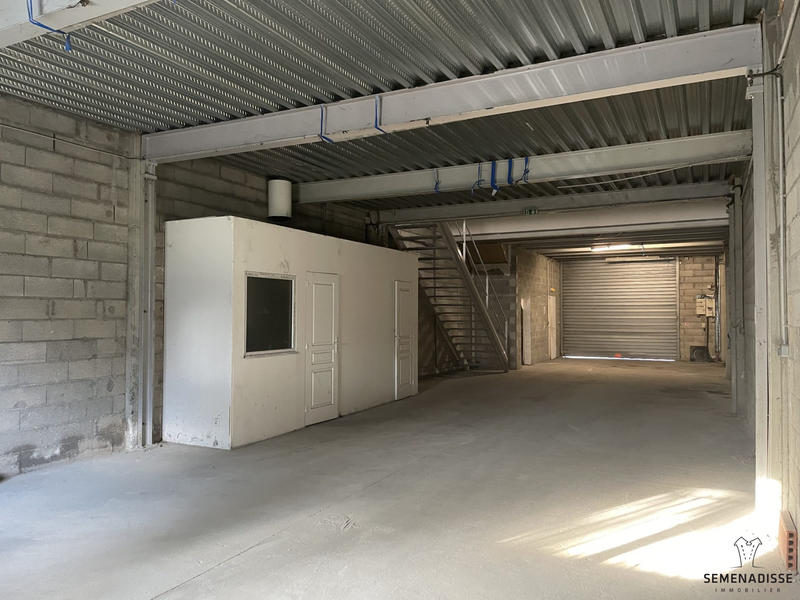 Entrepôt - 200 m²