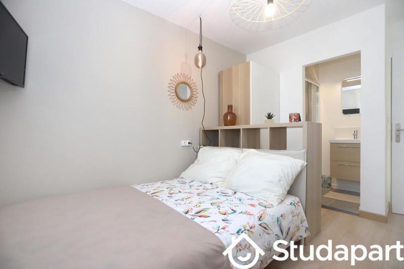 Chambre - 12 m² - 1 pièce