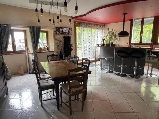 Maison - 318 m² - 7 pièces
