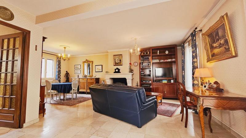 Maison - 102 m² - 5 pièces