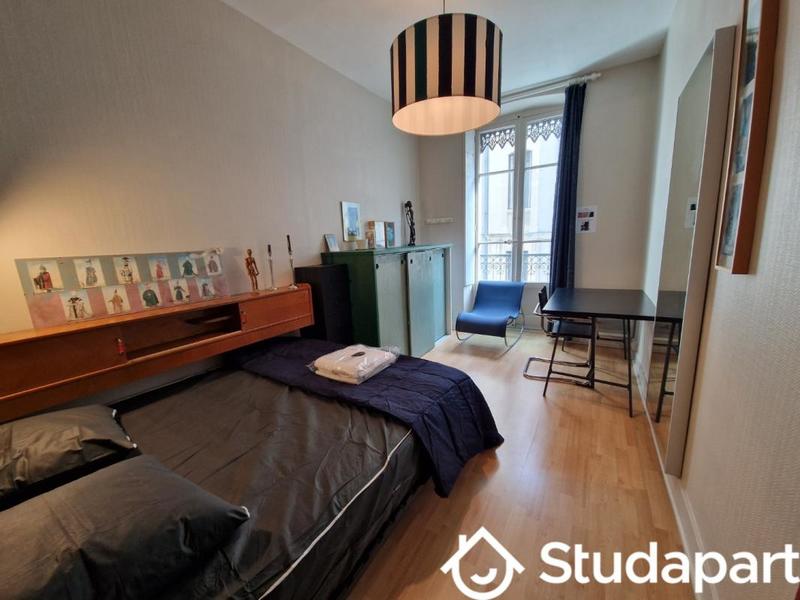 Appartement - 90 m² - 4 pièces