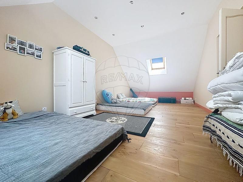 Maison - 368 m² - 12 pièces