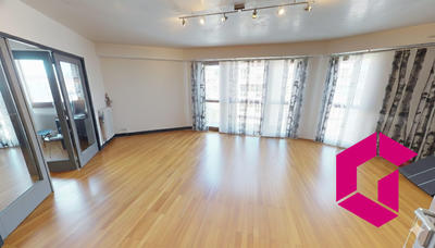 Appartement - 115 m² - 6 pièces