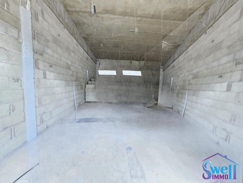 Local d'activités - 93 m²