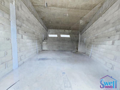 Local d'activités - 93 m²