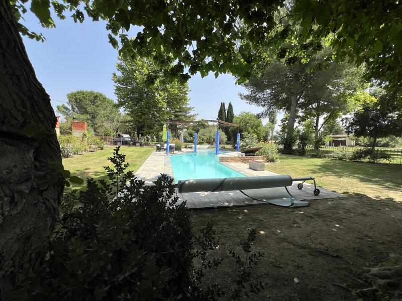 Mas - 380 m² - 9 pièces