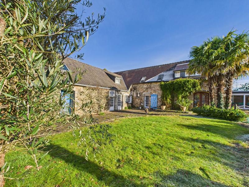 Propriété - 363 m² - 11 pièces