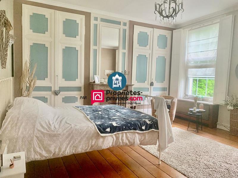 Maison - 316 m² - 12 pièces